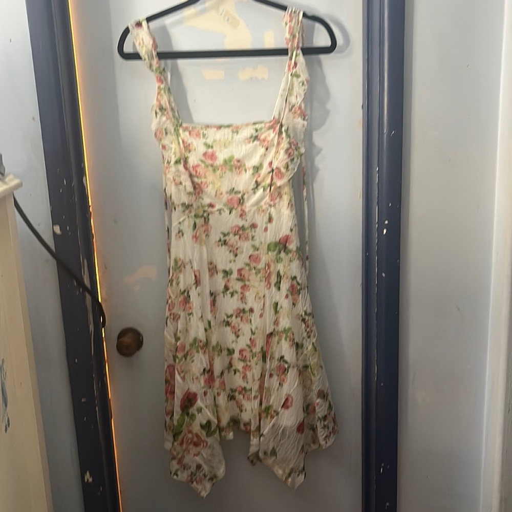 BCBG Max Azria dress never been worn, in excellent condition.